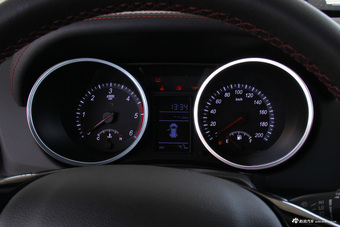 2017款黄海N3 2.5T手动两驱运动版XD25T5