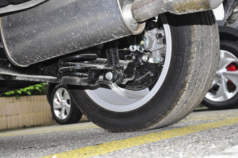 2016款昌河Q25 1.5L手动乐趣版 魅惑红