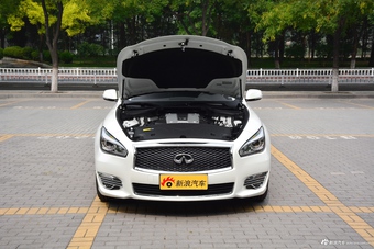 2017款英菲尼迪Q70L 2.5L自动精英版