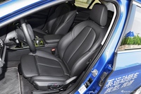 2017款宝马1系118i自动设计套装型