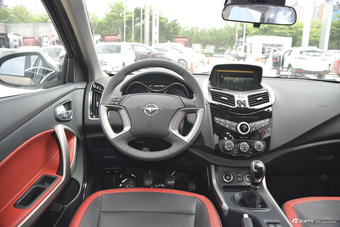 2017款海马S5强动力版1.5T手动尊贵型