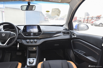 2017款宝骏310 1.5L自动时尚型