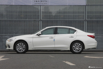 2016款英菲尼迪Q50L 2.0T自动舒适版