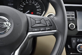 2017款奇骏2.5L自动CVT七座领先版 4WD