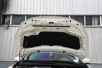 2016款轩逸1.8L自动XV智尊版 珠光白