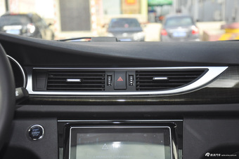 2017款众泰Z560 1.5T自动CVT尊贵型