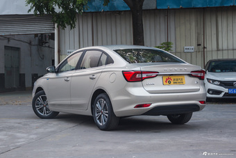 2019款荣威i5 1.5L手动4G互联朗豪版