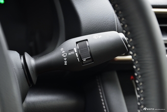 2017款雷克萨斯IS 2.0T自动300豪华版