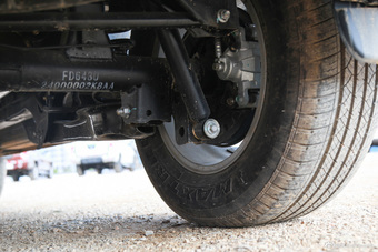 2015款揽福2.4L手动汽油两驱标准型