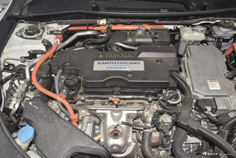 2017款思铂睿混动2.0L自动净驰版