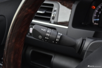 2016款凯美瑞2.5L自动十周年纪念豪华导航版