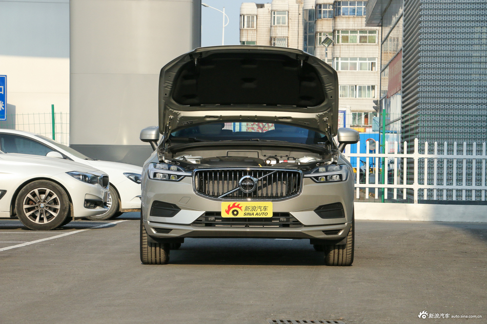 2019款沃尔沃XC60 2.0T自动四驱T5智逸版