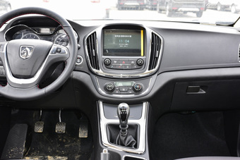 2016款 宝骏560 1.8L手动豪华型