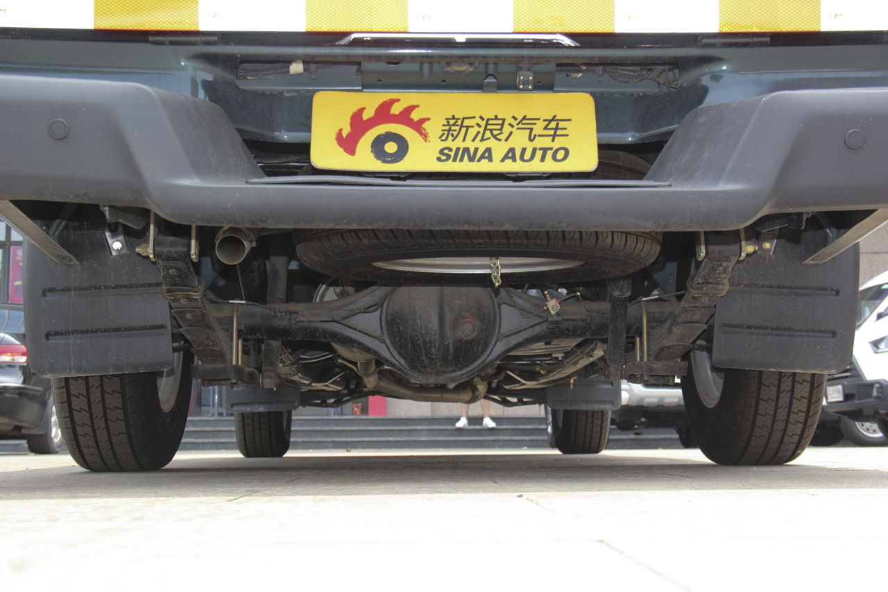 2018款宝典2.9T手动新超值柴油两驱舒适型加长货箱JX4D30B5L