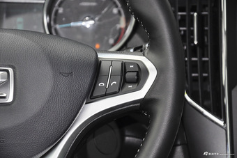 2016款众泰SR7 1.5T手动魔方之路版