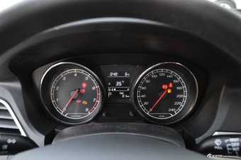 2017款奔腾B30 1.6L 自动豪华型