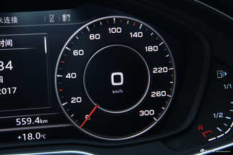 2017款奥迪A4L 2.0T自动40TFSI风尚型 