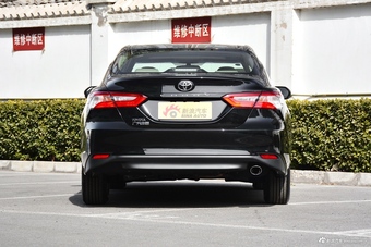 2018款凯美瑞2.0E自动精英版