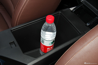 2017款宝骏560 1.5T DCT尊享型