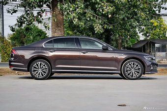 2016款大众辉昂 2.0T 自动380TSI 两驱至尊版