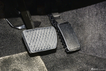 2015款讴歌TLX 2.4L自动豪华版