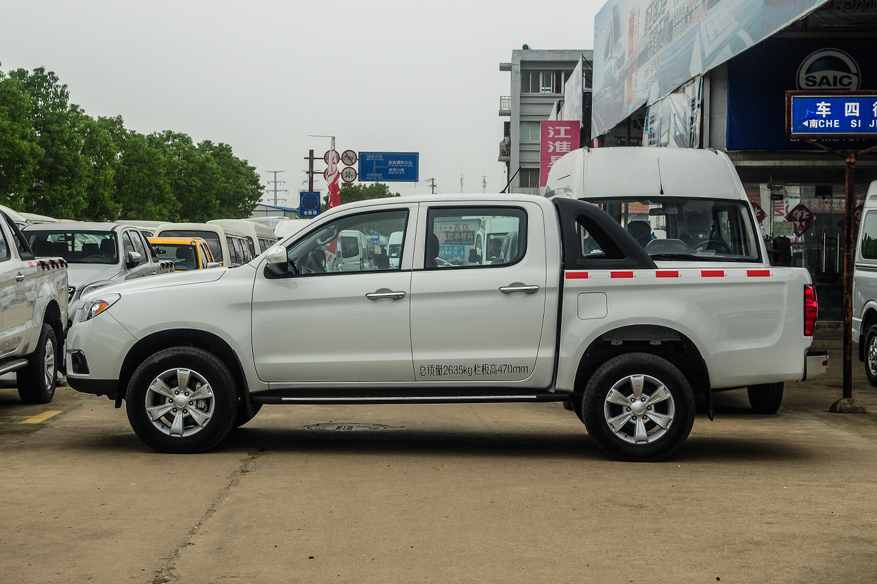 2015款帅铃T6 2.8T手动柴油新锐型HFC4DA1-2C