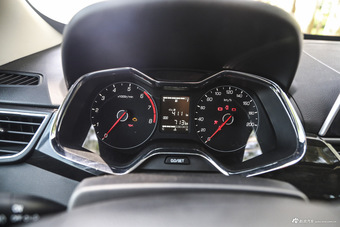 2016款宝骏310 1.2L手动豪华型