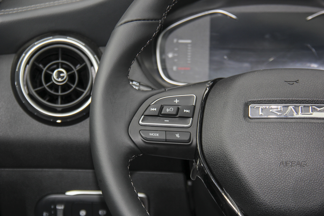 2018款君马MEET3（美图3）1.5T 自动旗舰型