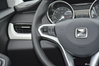 2016款众泰SR7 1.5T自动魔方之路版