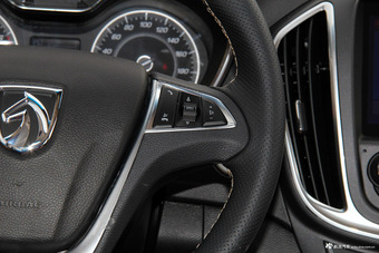 2017款宝骏560律动版1.8L iAMT尊享型