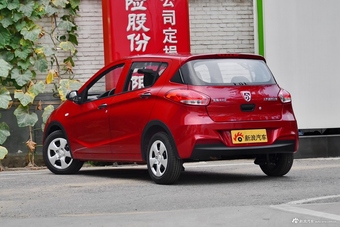 2016款宝骏310 1.2L手动超值型