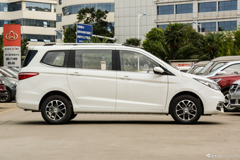 2016款长安欧尚1.5L手动精英型