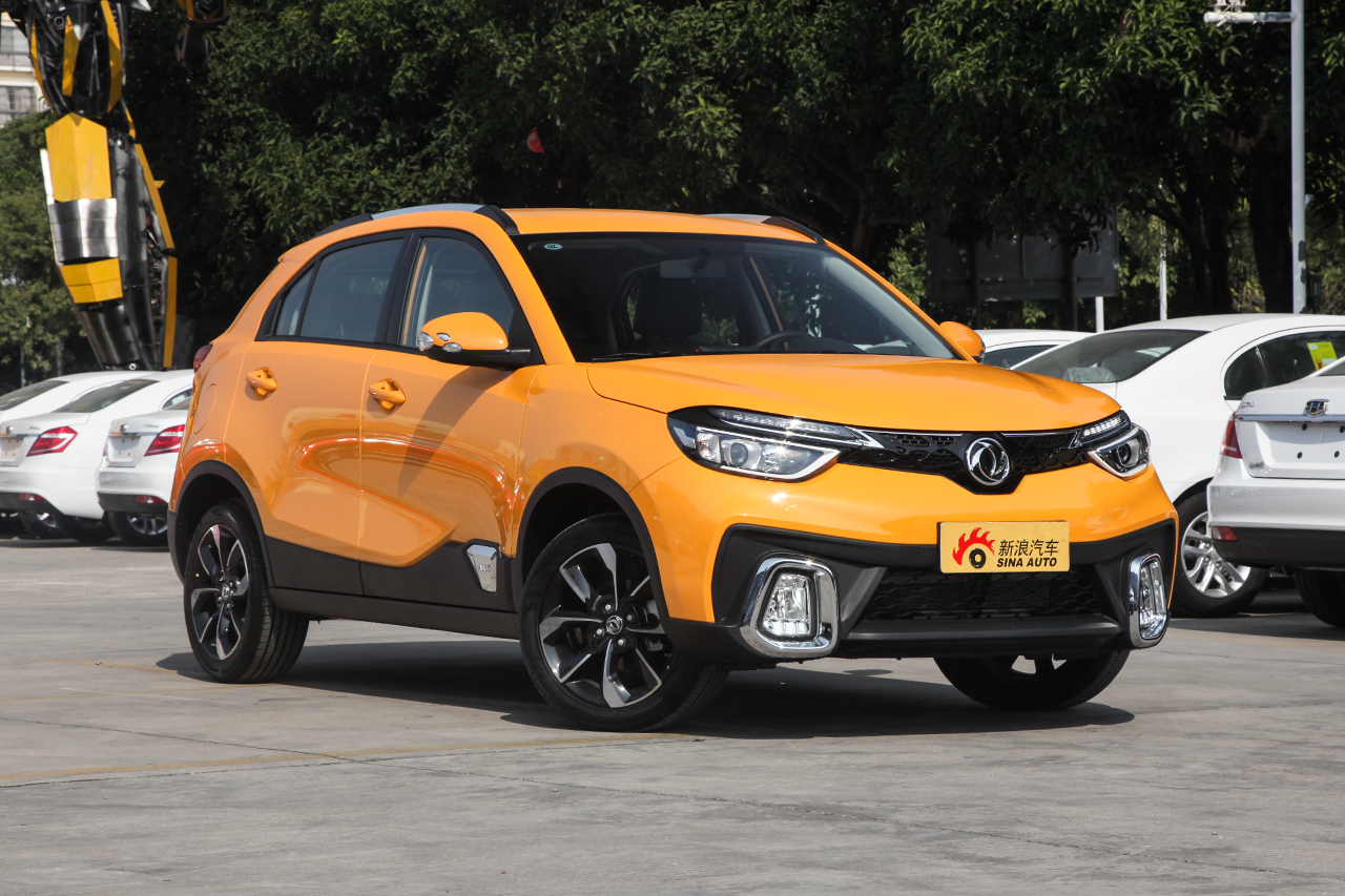 2017款风神AX4 1.6L手动潮尚型