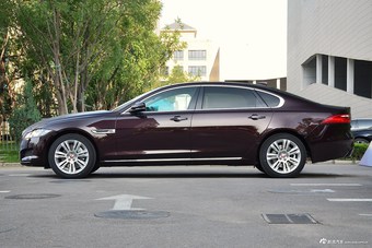 2017款捷豹XFL 2.0T自动240PS尊享版