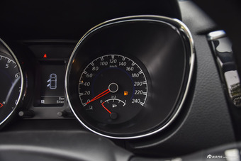 2016款启辰T70 2.0L手动睿趣版