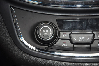 2015款 宝骏560 1.8L手动精英型