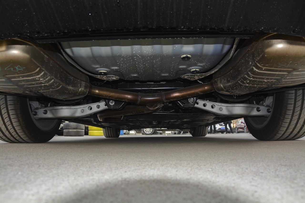 2017款君威GS 2.0T自动尊贵型28T