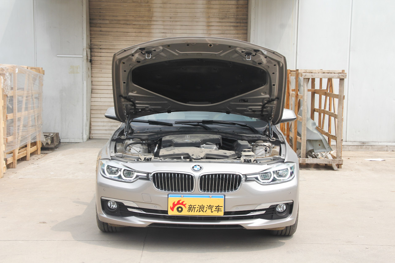 2016款宝马3系 2.0T自动320Li豪华设计套装