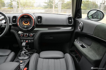 2017款MINI COUNTRYMAN 2.0T自动COOPER S ALL4旅行家