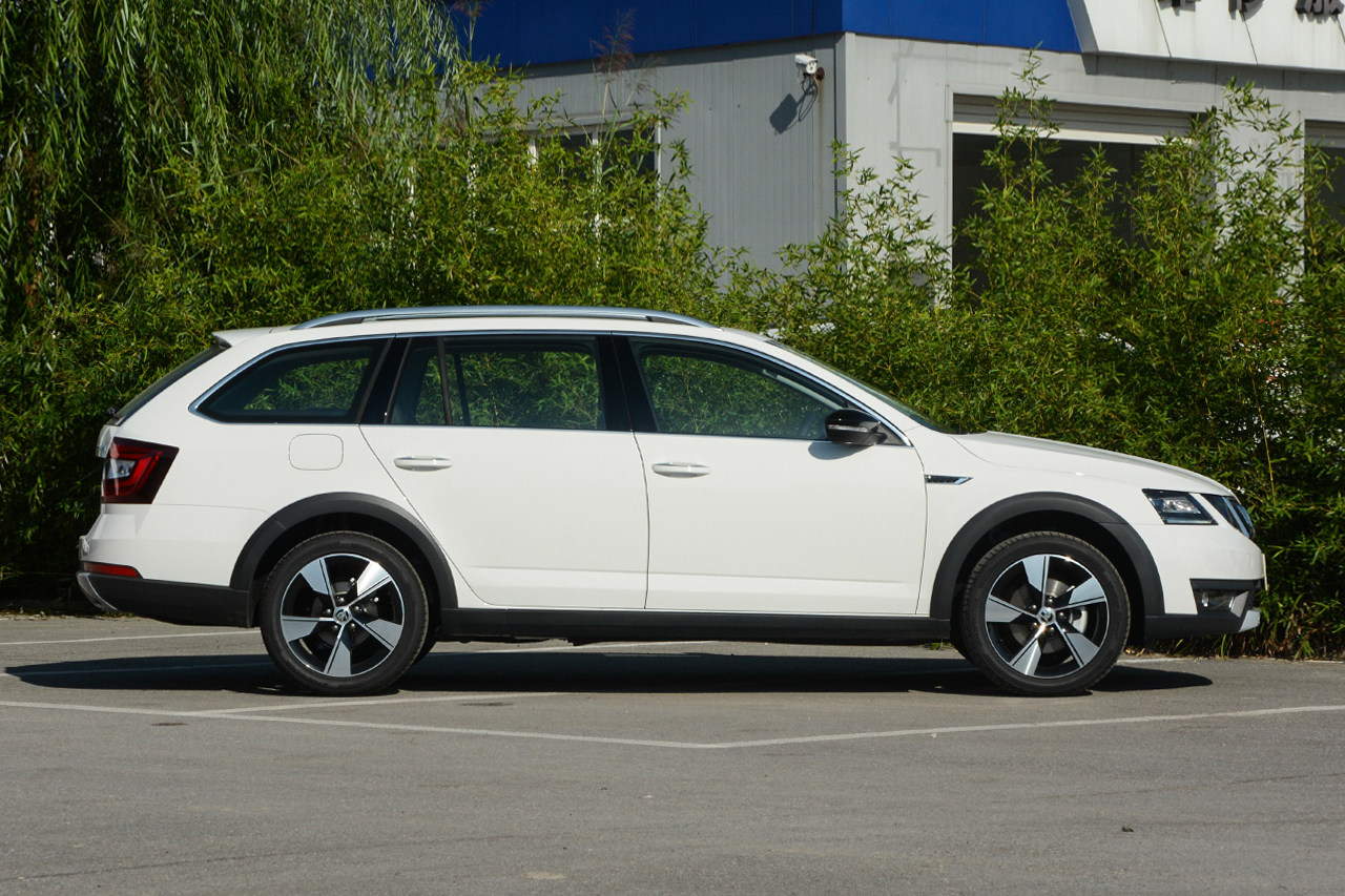 2018款明锐旅行版1.4T TSI280 DSG旗舰版