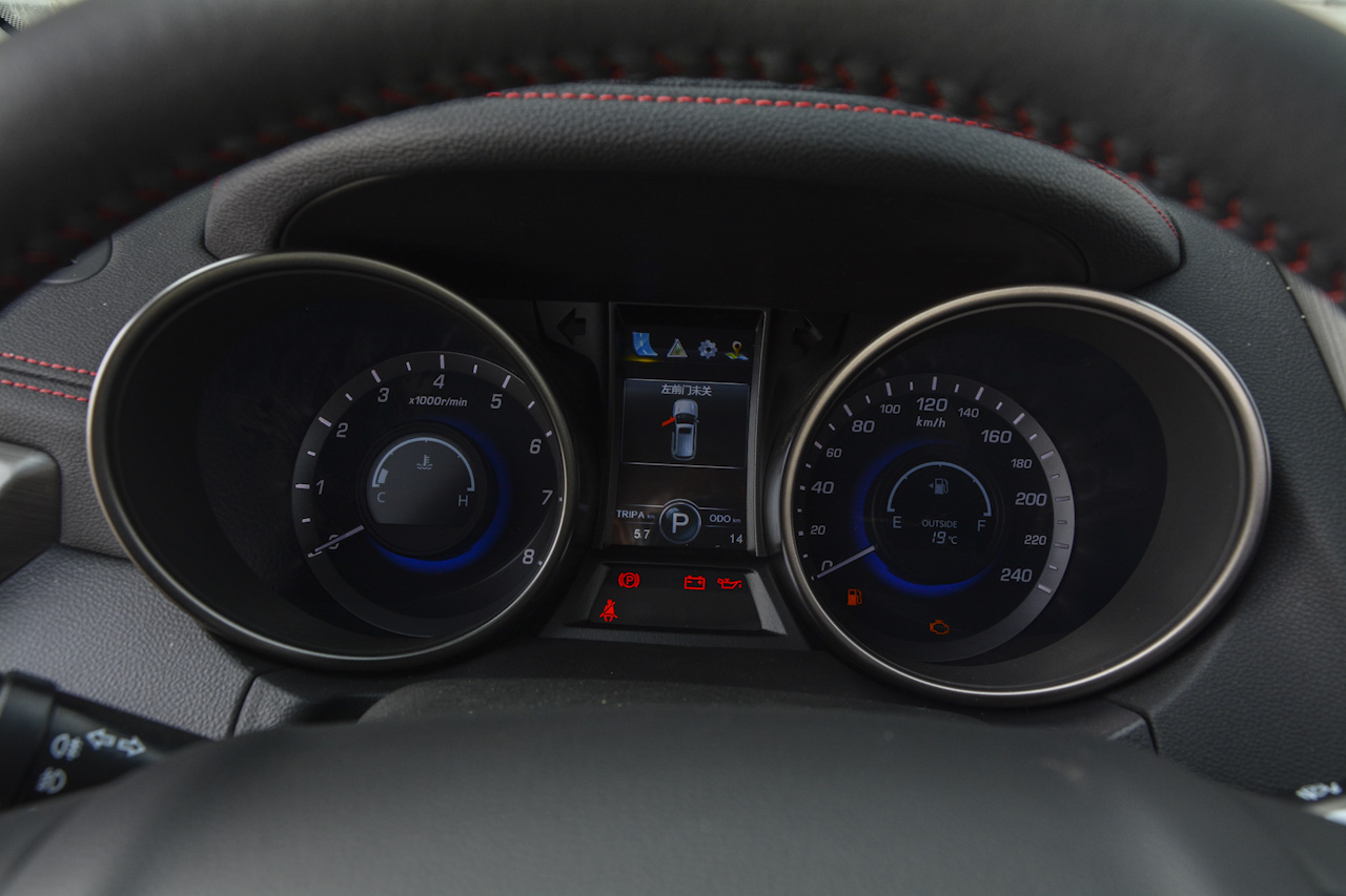 2017款CS75尚酷版1.8T自动四驱豪华型