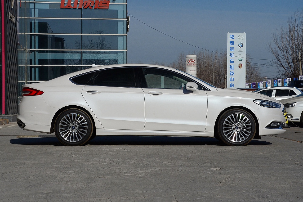 实力大比拼,蒙迪欧、君威、迈腾哪家强?