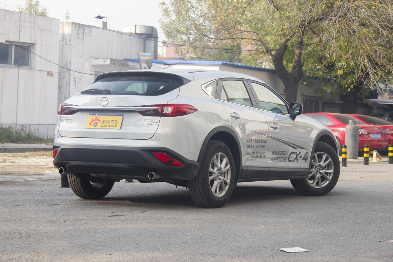 2016款马自达CX-4 2.0L自动两驱蓝天领先版