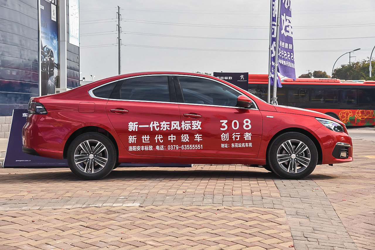 2016款标致308 1.2T自动豪华版