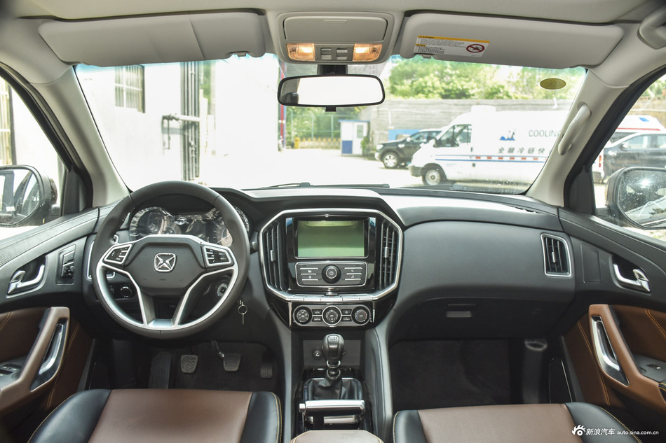 2016款驭胜S350 2.0T手动四驱汽油豪华天窗版7座