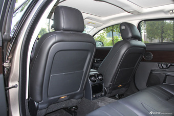 2015款捷豹XJL 3.0L自动SC两驱尊享商务版