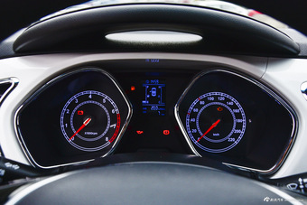 2016款瑞风S2 1.5L手动豪华智能型双色版