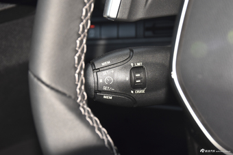 2018款标致4008 1.6T自动豪华版350THP