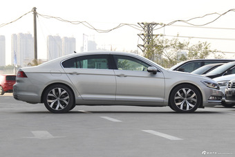 2018款迈腾2.0T自动380TSI DSG旗舰型