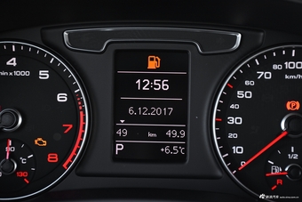 2018款奥迪Q3 30周年年型 30 TFSI时尚型